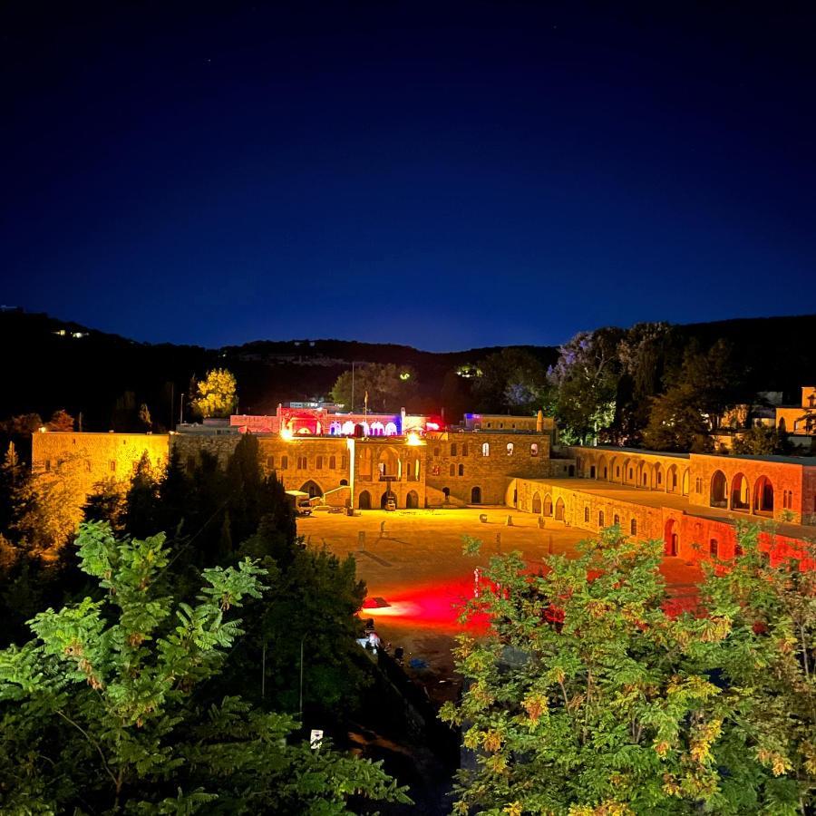 Beit Lebbos Boutique Hotel ベイト・エッディーン エクステリア 写真