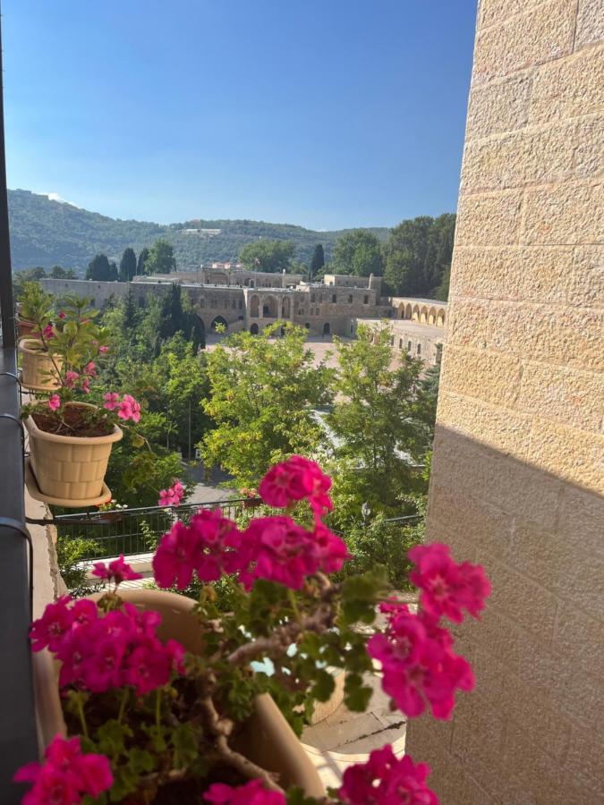 Beit Lebbos Boutique Hotel ベイト・エッディーン エクステリア 写真