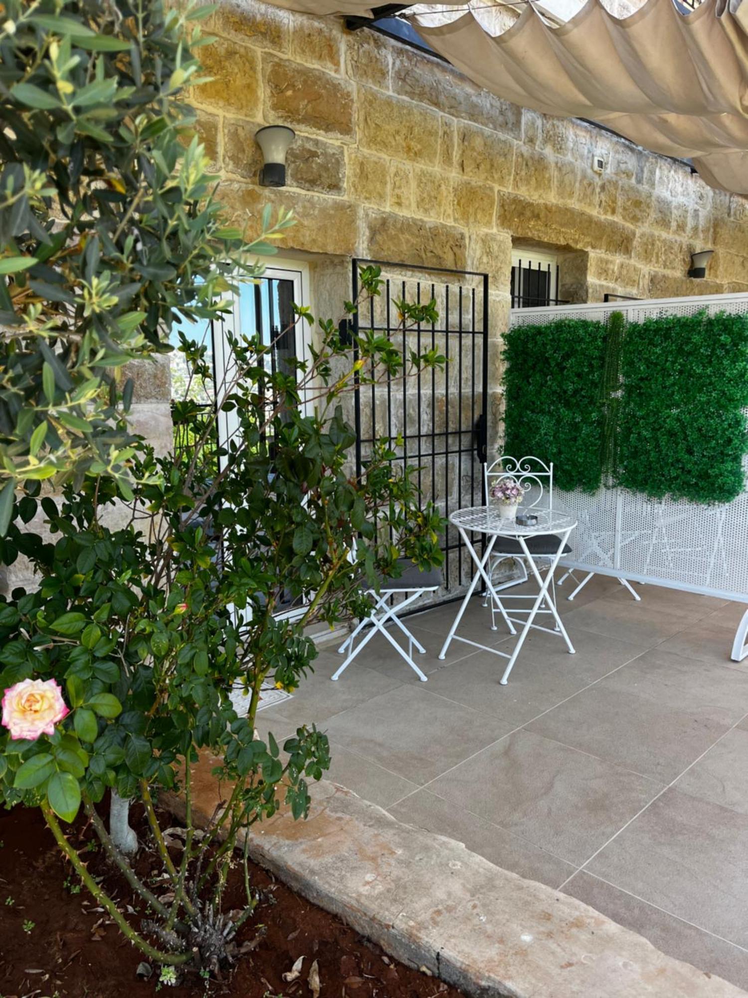 Beit Lebbos Boutique Hotel ベイト・エッディーン エクステリア 写真