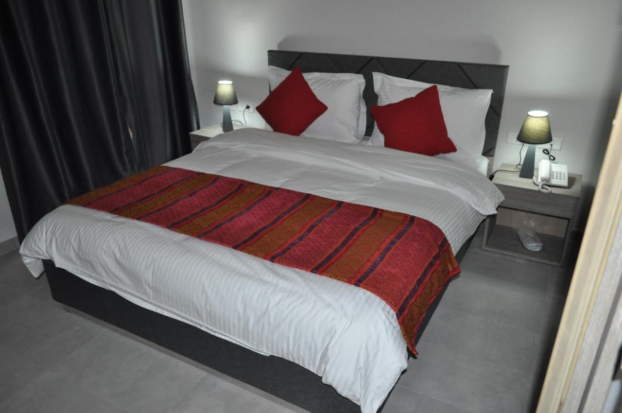 Beit Lebbos Boutique Hotel ベイト・エッディーン エクステリア 写真