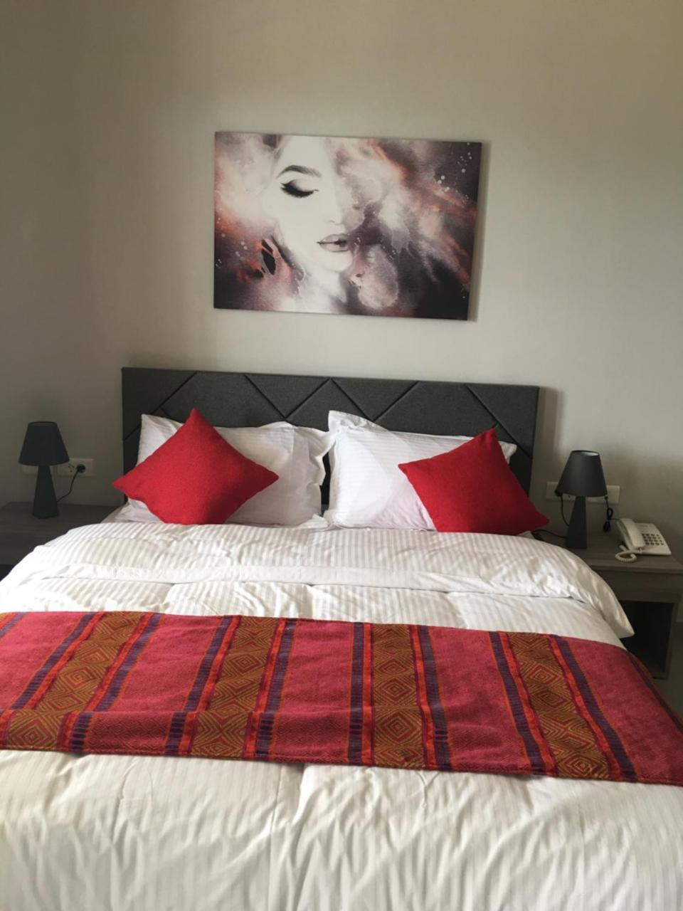 Beit Lebbos Boutique Hotel ベイト・エッディーン エクステリア 写真